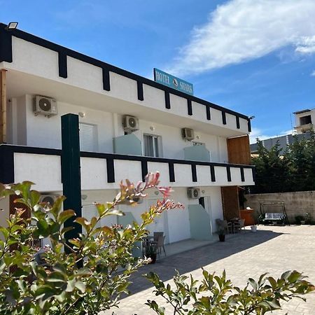 Seahorse Hotel Ksamil Exterior photo
