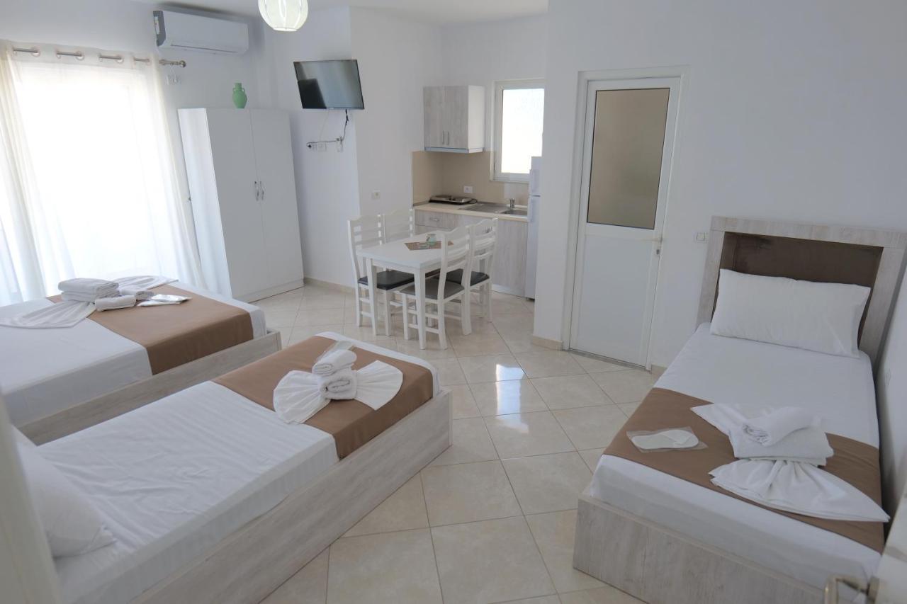 Seahorse Hotel Ksamil Exterior photo