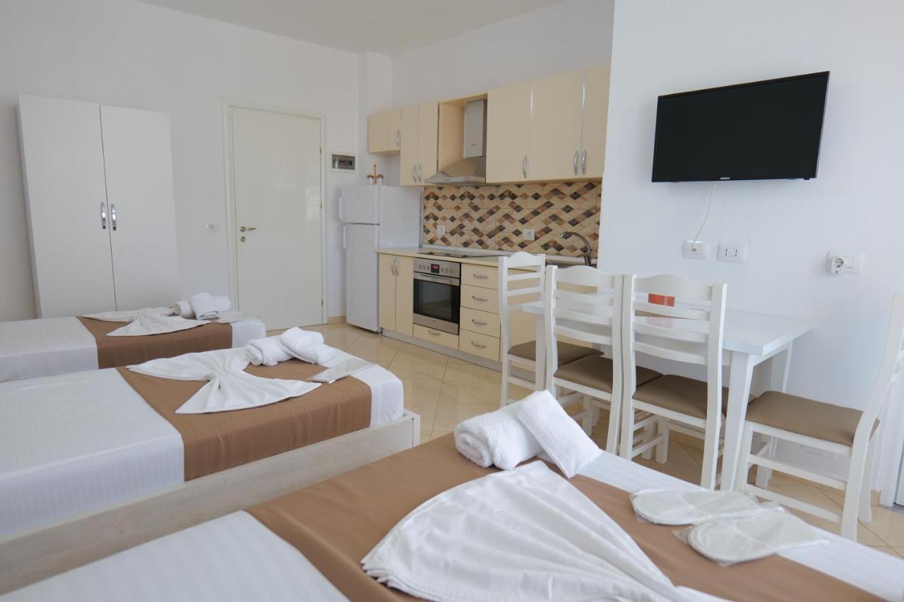 Seahorse Hotel Ksamil Exterior photo