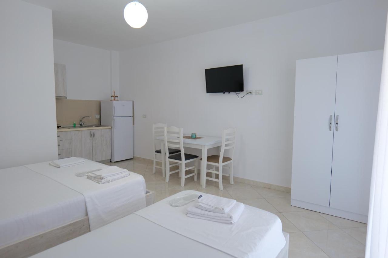 Seahorse Hotel Ksamil Exterior photo