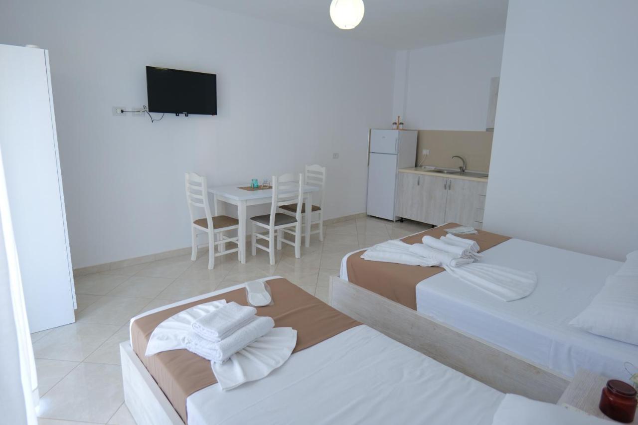 Seahorse Hotel Ksamil Exterior photo