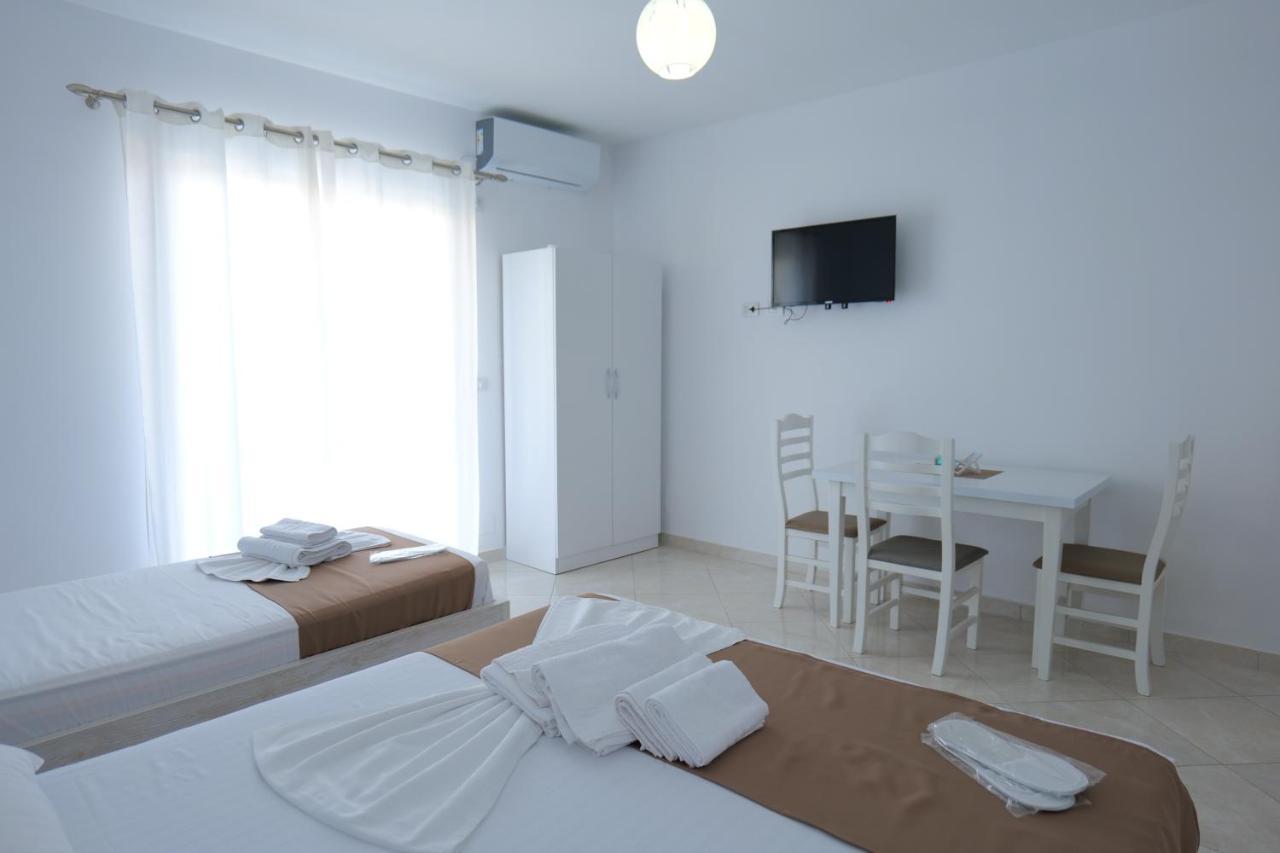 Seahorse Hotel Ksamil Exterior photo