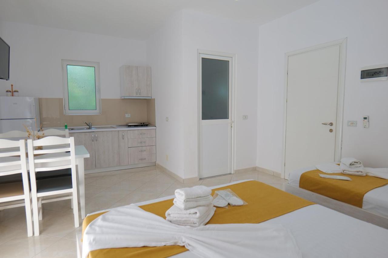 Seahorse Hotel Ksamil Exterior photo