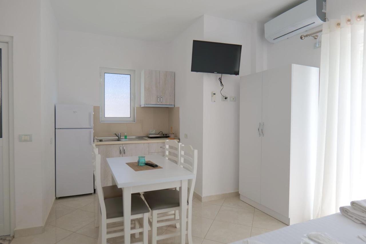 Seahorse Hotel Ksamil Exterior photo